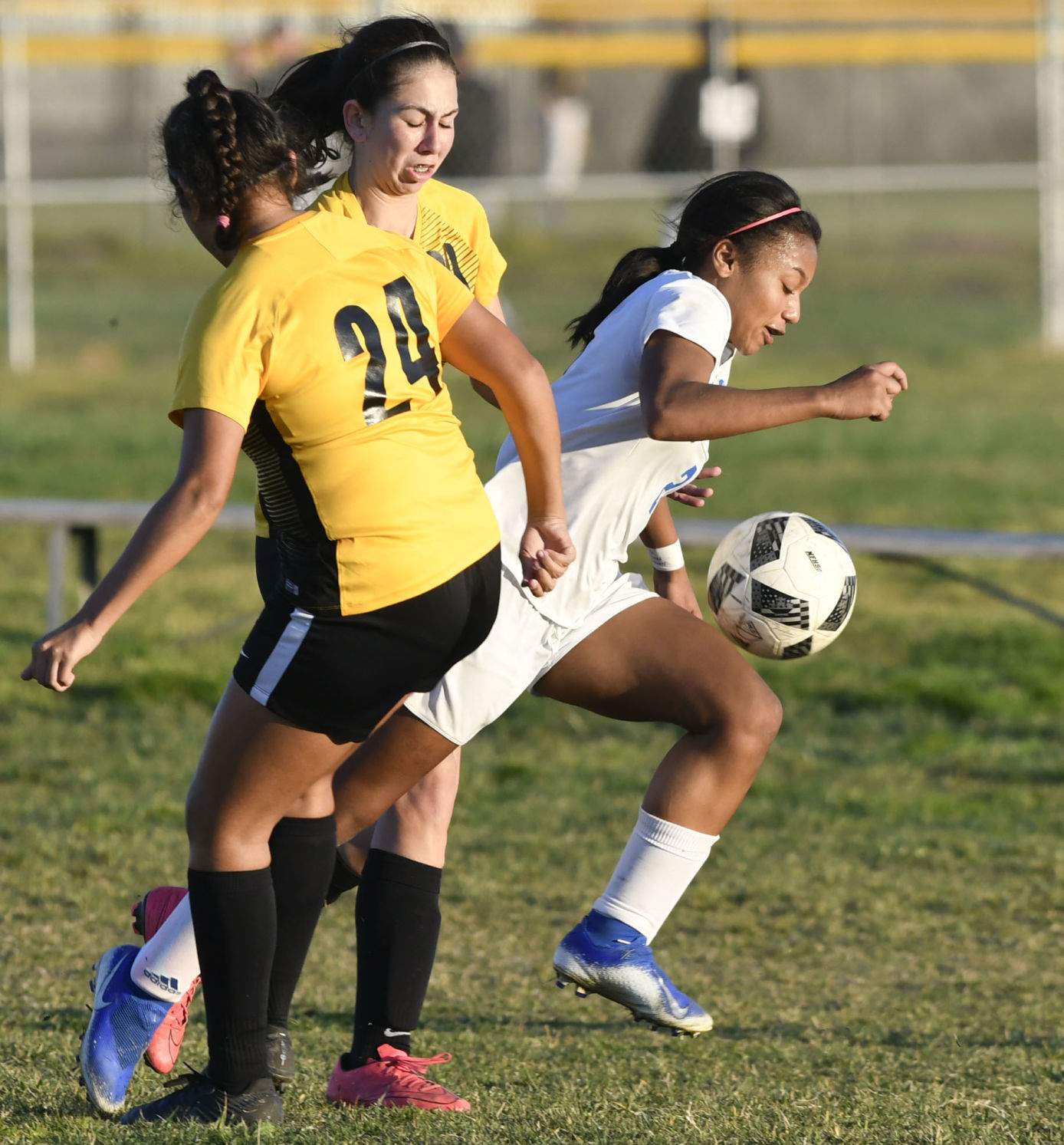 012320 Lompoc Cabrillo g soccer 25.jpg